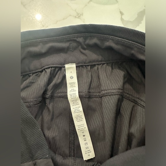 Lululemon Beyond The Studio Jogger-Black-Size 4 - Picture 11 of 14